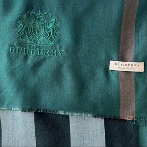 Burberry long green Scarf